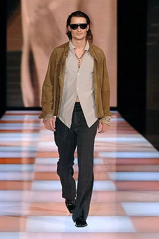 Look 16
